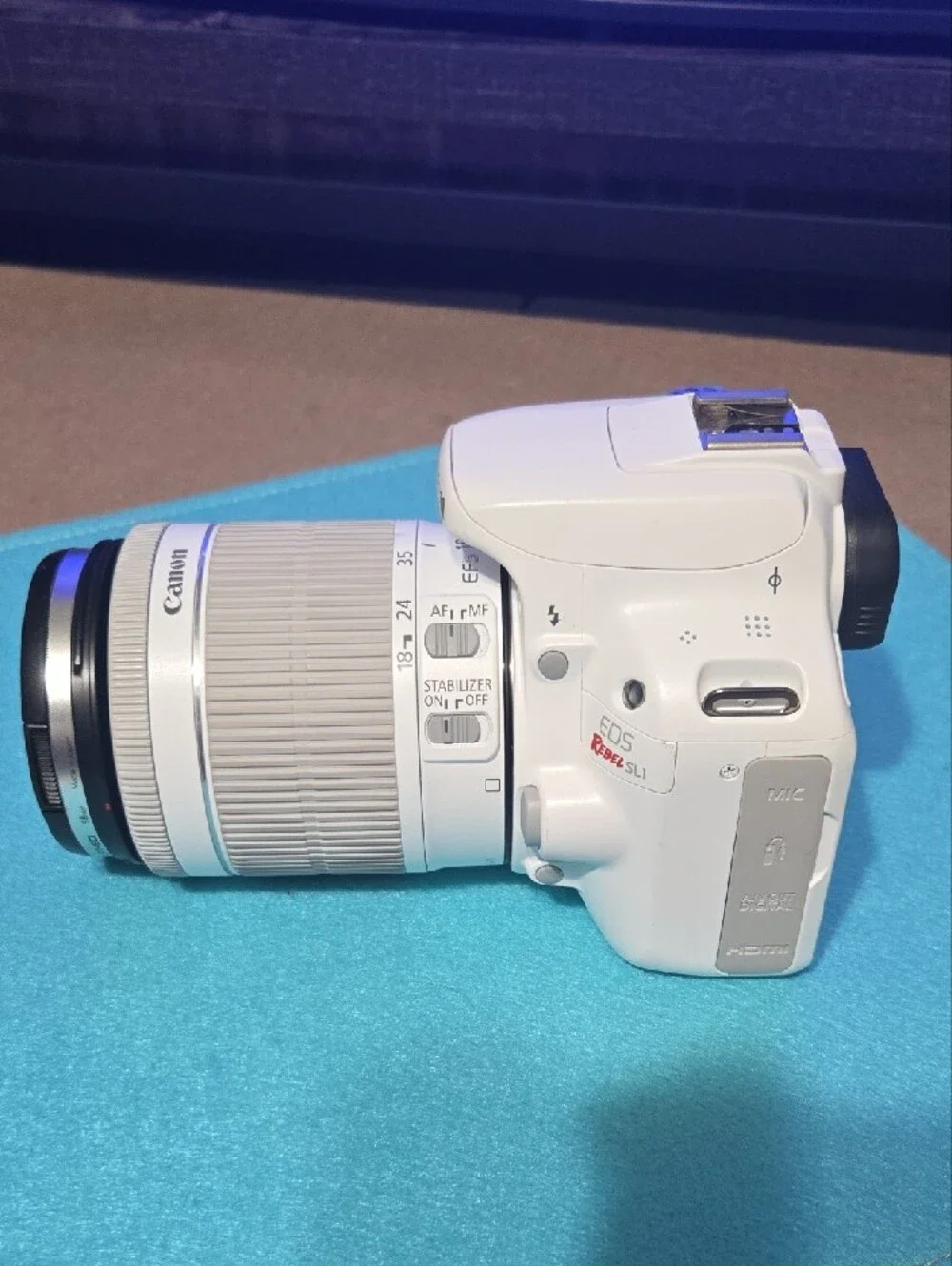 Canon White EOS Rebel SL1 DSLR with White Zoom Lens No Charger